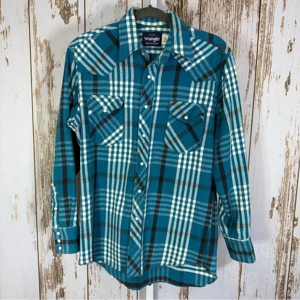Wrangler Teal and White Plaid Thick Cotton Pearl Snaps Shirt. Size Medium.